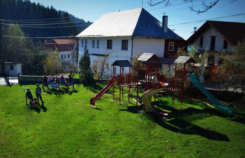 Hotel Casa Petri Rosia Montana Exterior foto